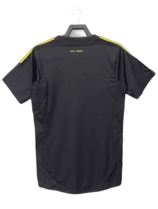 real madrid 11/12 goalkeeper black jersey retro version