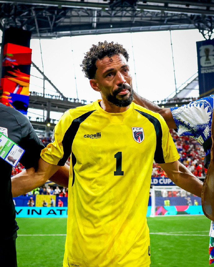 Cape Verde 26/27 Yellow Goalkeeper Jersey - Fan Version