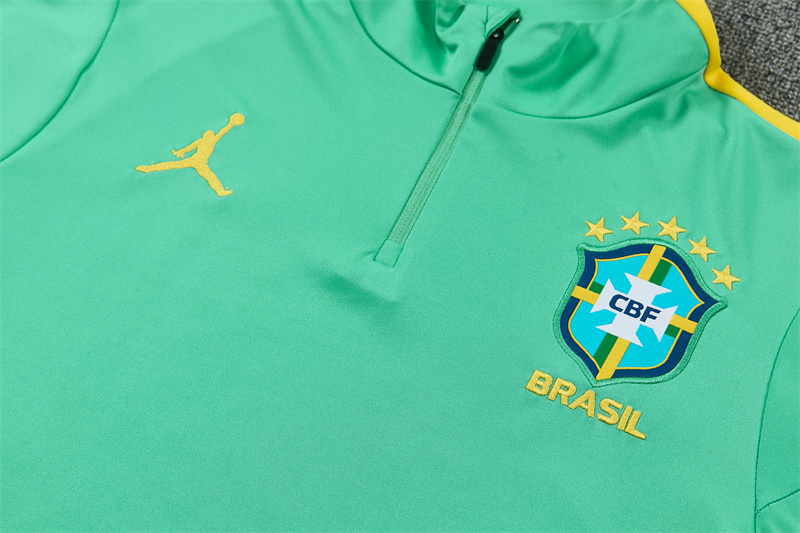 Brazil 26/27 Half-zip Green Training Kit - Image 4