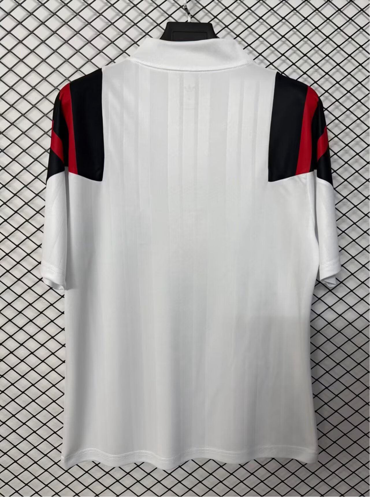 Colo Colo 26/27 EQT White Jersey - Fan Version - Image 4