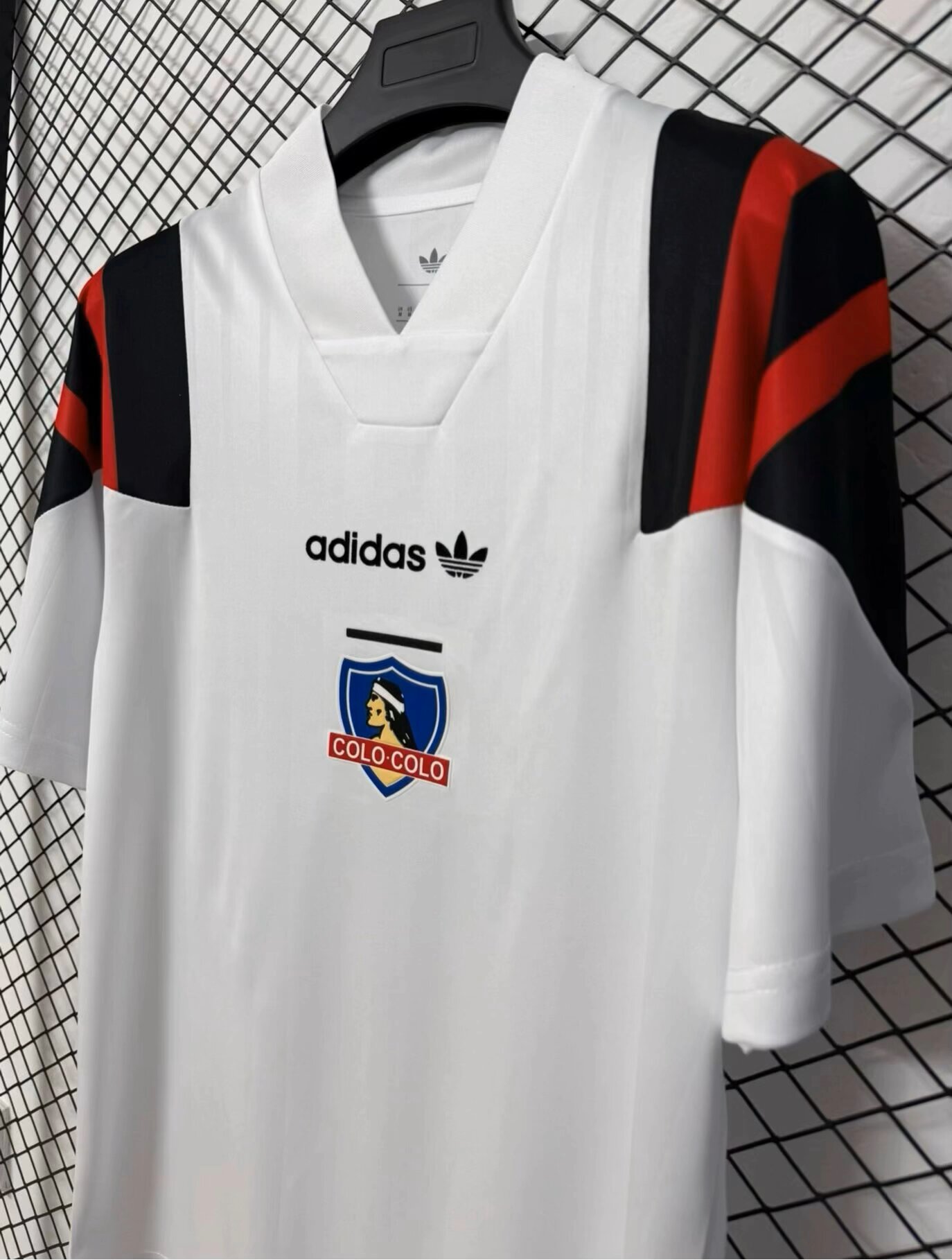 Colo Colo 26/27 EQT White Jersey - Fan Version - Image 3