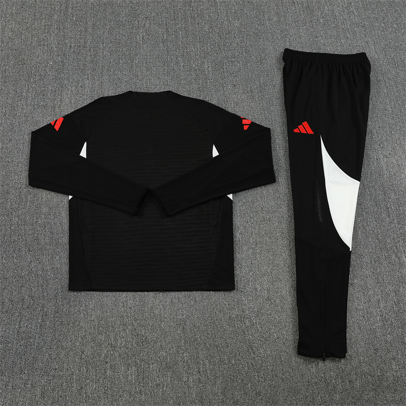 Liverpool 25/26 Half-zip Black Player Version Training Kit - Image 3
