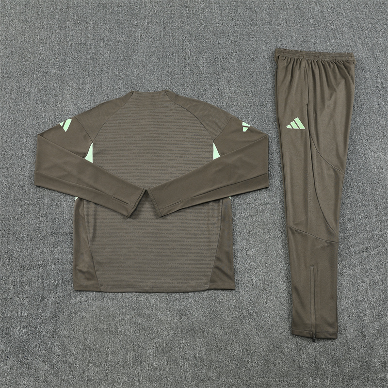 Real Madrid 25/26 Half-zip Gray Player Version Training Kit - Image 3